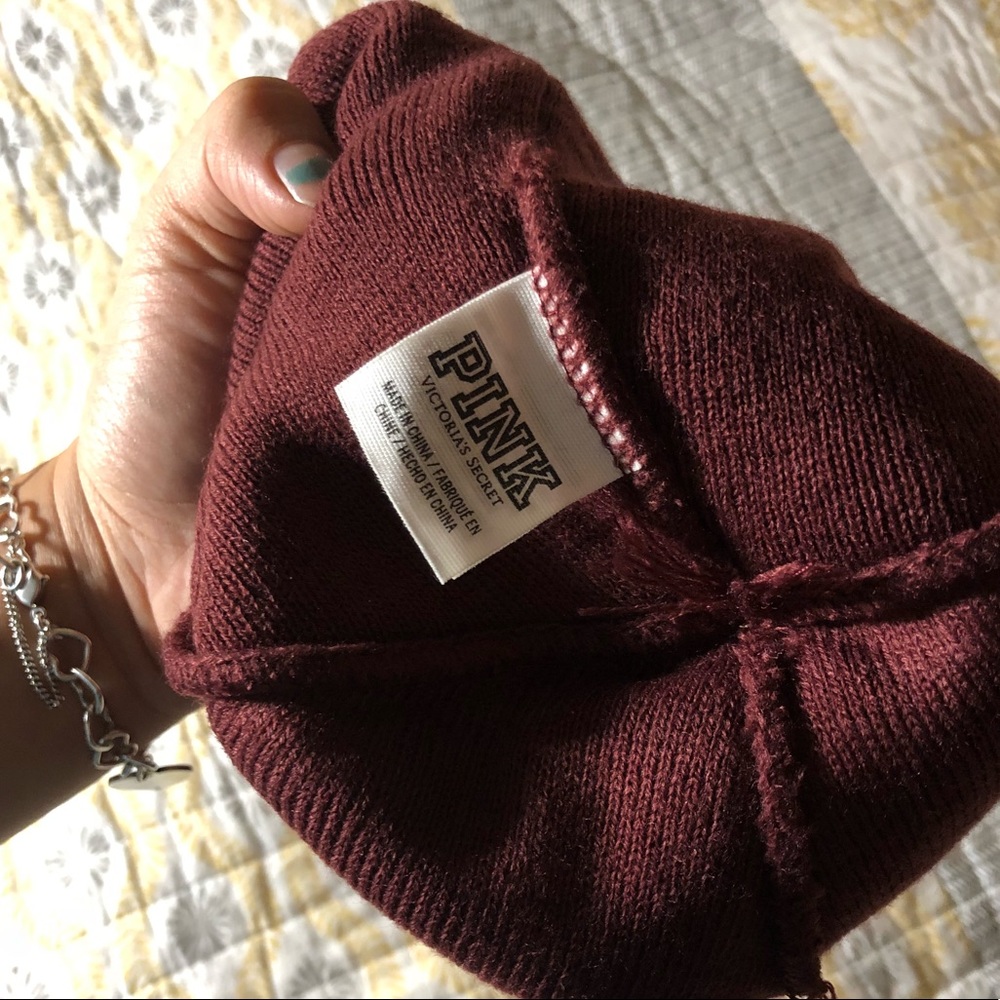 BRAND NEW VS Pink beanie - Picture 3 of 4